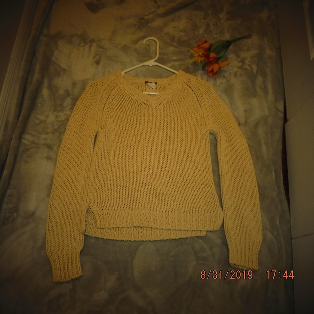 Ivory, wool blend, V-neck sweater